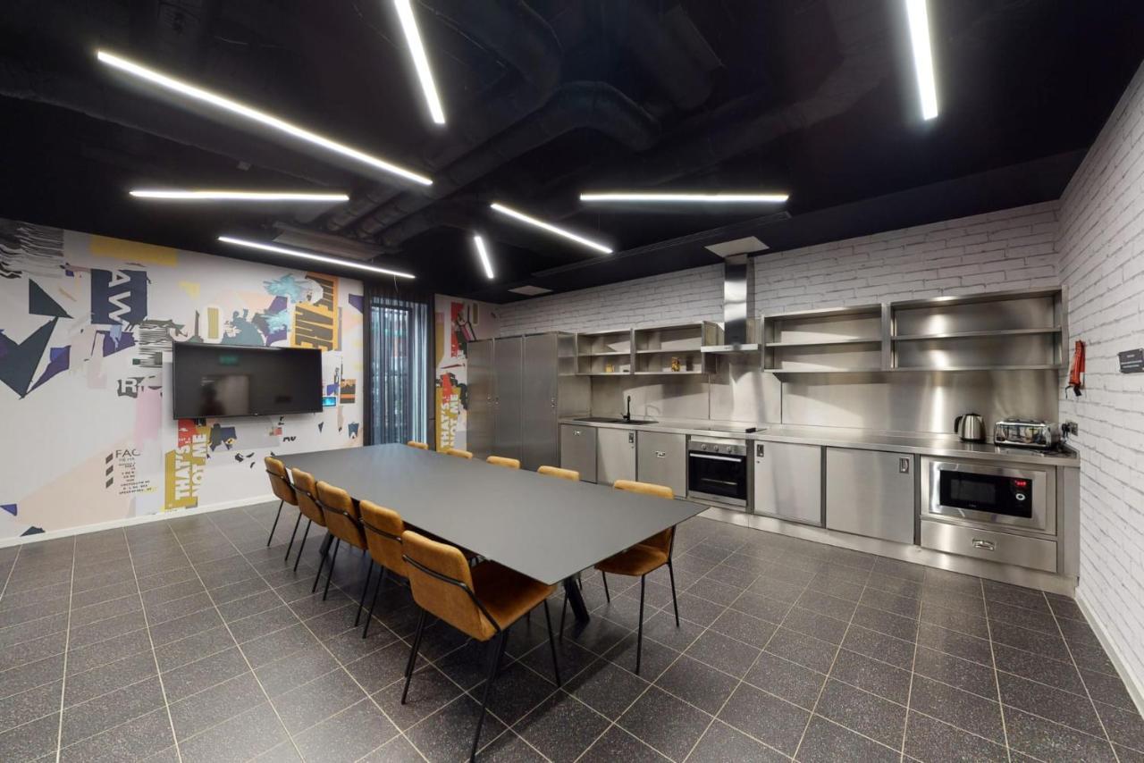 Canvas Manchester Ngoại thất bức ảnh